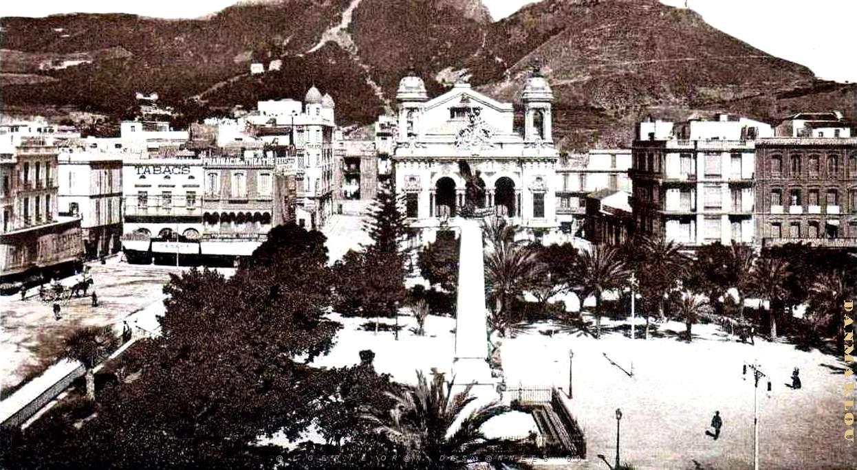 PA a- 13- Vue d'ensemble place d' Armes.jpg